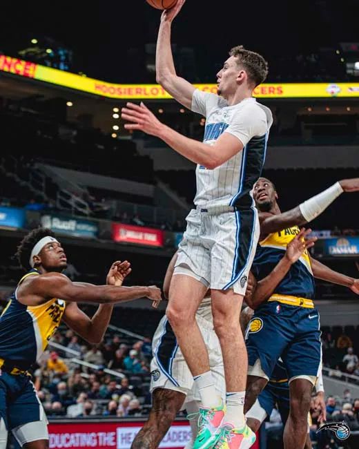 球队的三外 球队的三外